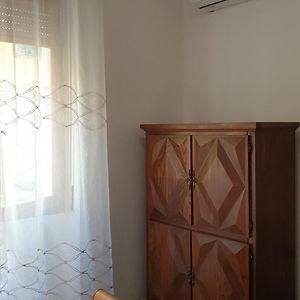 Camera economica con letto king size